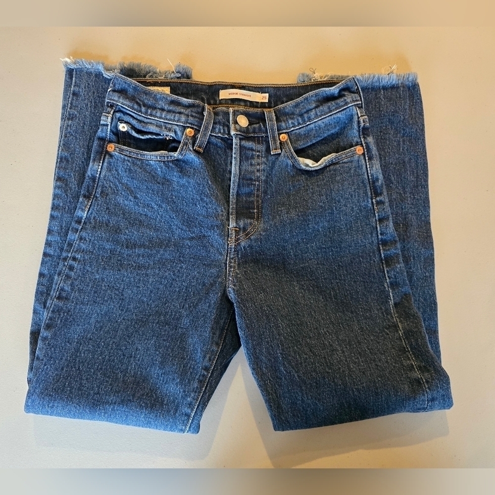 Levi's Wedgie Straight Raw Hem Women's Jeans Size 25.